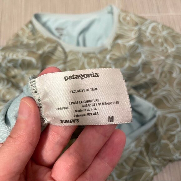Women's Patagonia Capilene Long Sleeve Base Layer Top Medium Blue Green Floral - Picture 14 of 16